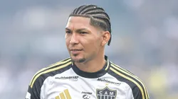 Rony pelo Galo. Foto: Thiago Ribeiro/AGIF