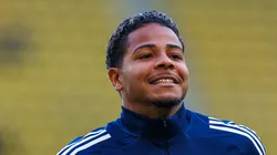 Wesley durante aquecimento do Al-Nassr