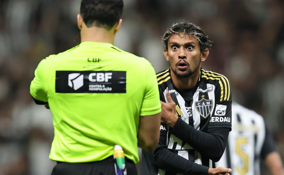 Santos tenta seduzir Scarpa, mas Atlético-MG fica fora da conversa e jogador não se anima