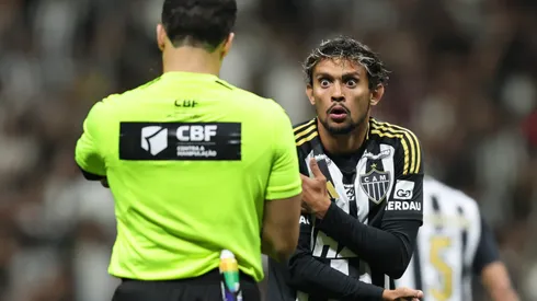 MG – BELO HORIZONTE – 12/11/2025 – BRASILEIRO A 2025, ATLETICO-MG X FORTALEZA – Gustavo Scarpa jogador do Atletico-MG durante partida contra o Fortaleza no estadio Arena MRV pelo campeonato Brasileiro A 2025. Foto: Gilson Lobo/AGIF