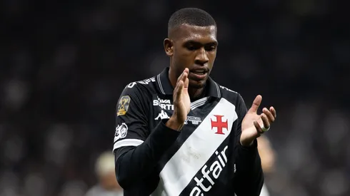 SP – SAO PAULO – 17/12/2025 – COPA DO BRASIL 2025, CORINTHIANS X VASCO -Rayan jogador do Vasco lamenta durante partida contra o Corinthians no estadio Arena Corinthians pelo campeonato Copa Do Brasil 2025. Foto: Joisel Amaral/AGIF