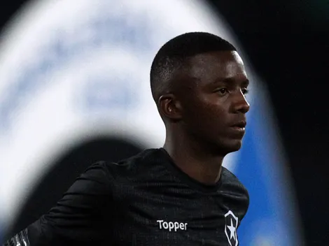 Flamengo avança para assinar com Andrew, ex-Botafogo