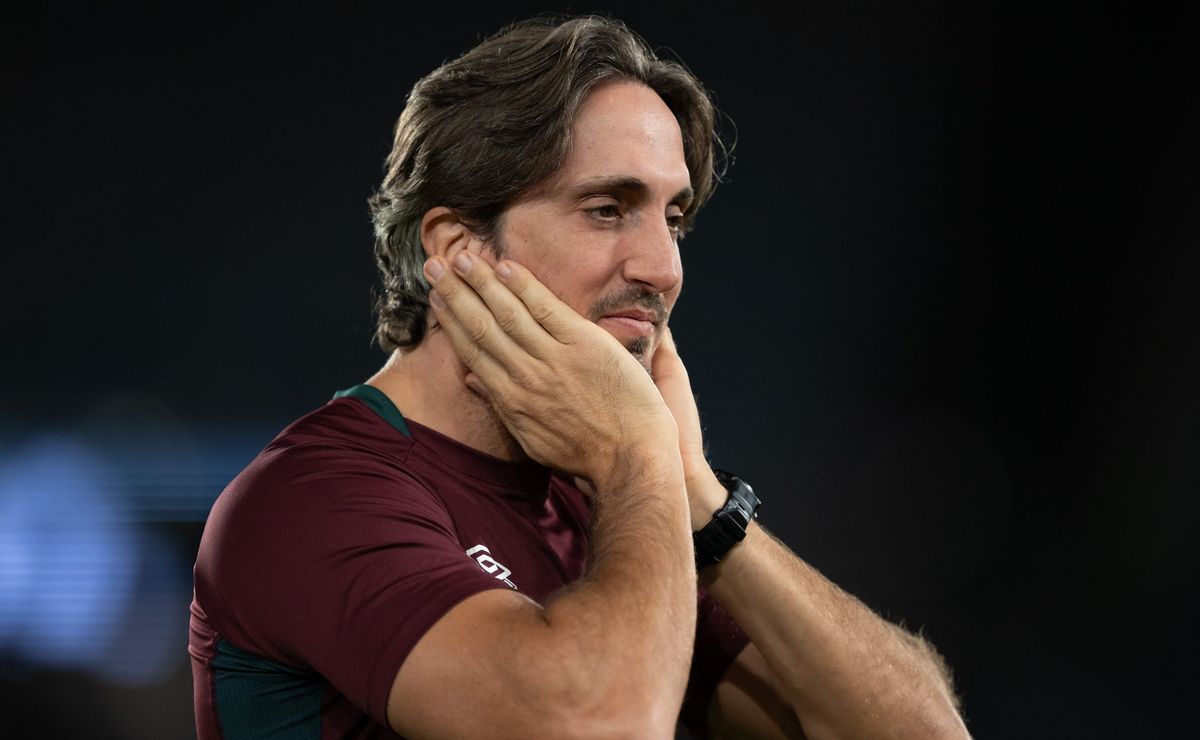 Fluminense emite nota oficial e revela que Luis Zubeldía vai passar por procedimento cardiovascular