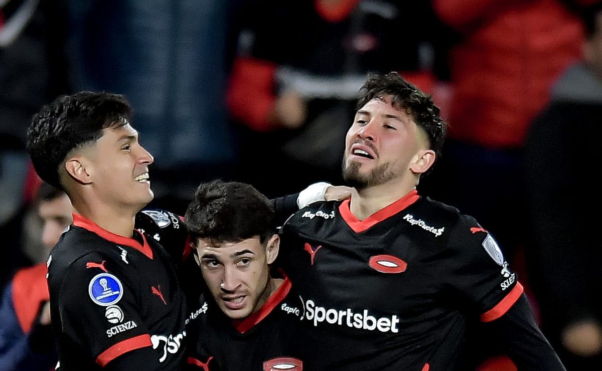 Santos não para em Gabriel Menino e quer fechar contratação de Loyola com a venda de Souza