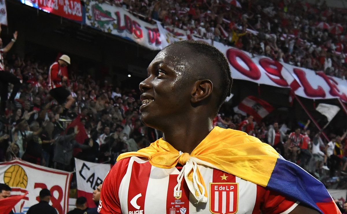 Palmeiras quer contratar Edwuin Cetré e aceita pagar mais de R$ 26 milhões no atacante do Estudiantes