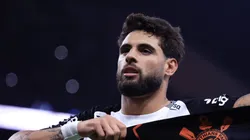 Yuri Alberto em campo com a camisa do Corinthians