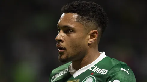 Vitor Roque foi 'sacado' do time titular contra a Portuguesa, informa setorista do SEP