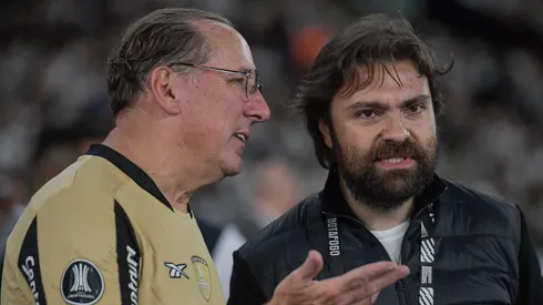 Empresário monitora o mercado – Foto: Thiago Ribeiro/AGIF.