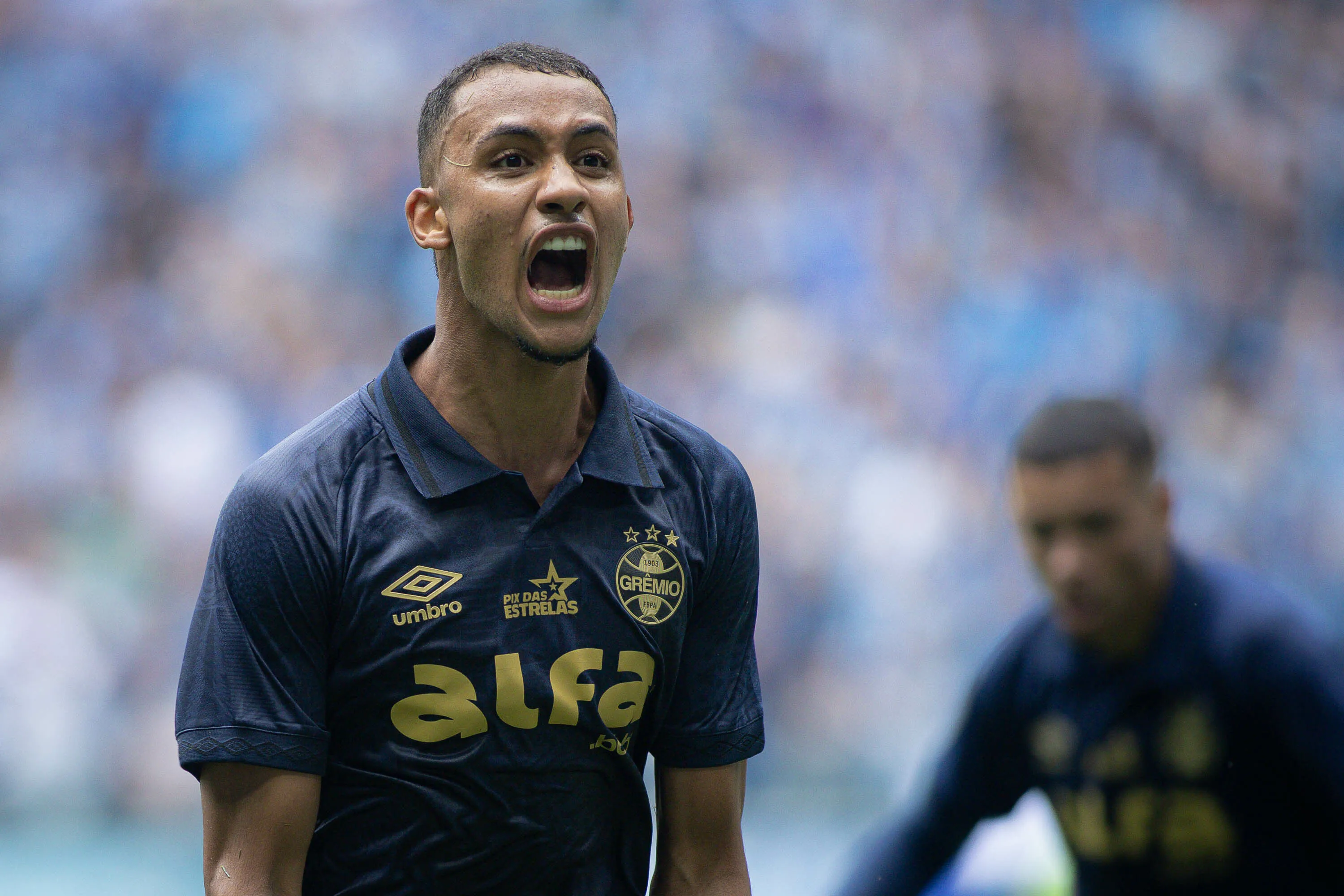 André Henrique está fora após ser diagnosticado com edema, diz setorista do Grêmio – Foto: Maxi Franzoi/AGIF