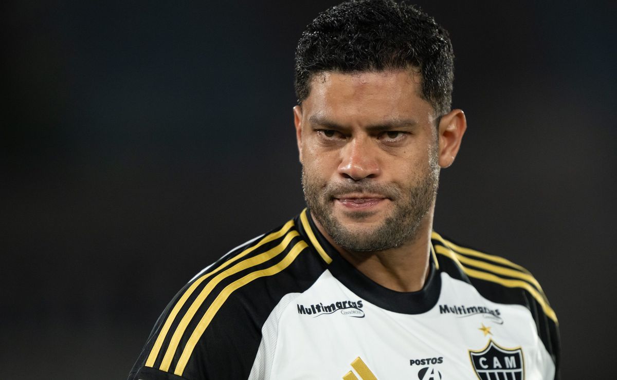 Porto tenta atravessar Fluminense pela contratação de Hulk, mas atacante recusa clube português