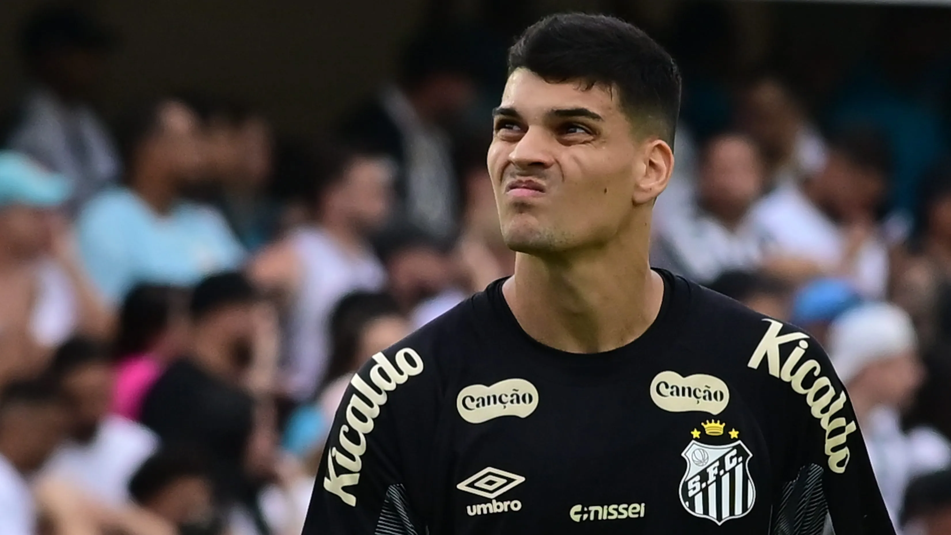 Gabriel Brazao goleiro do Santos durante partida contra o Cruzeiro. Foto: Jota Erre/AGIF