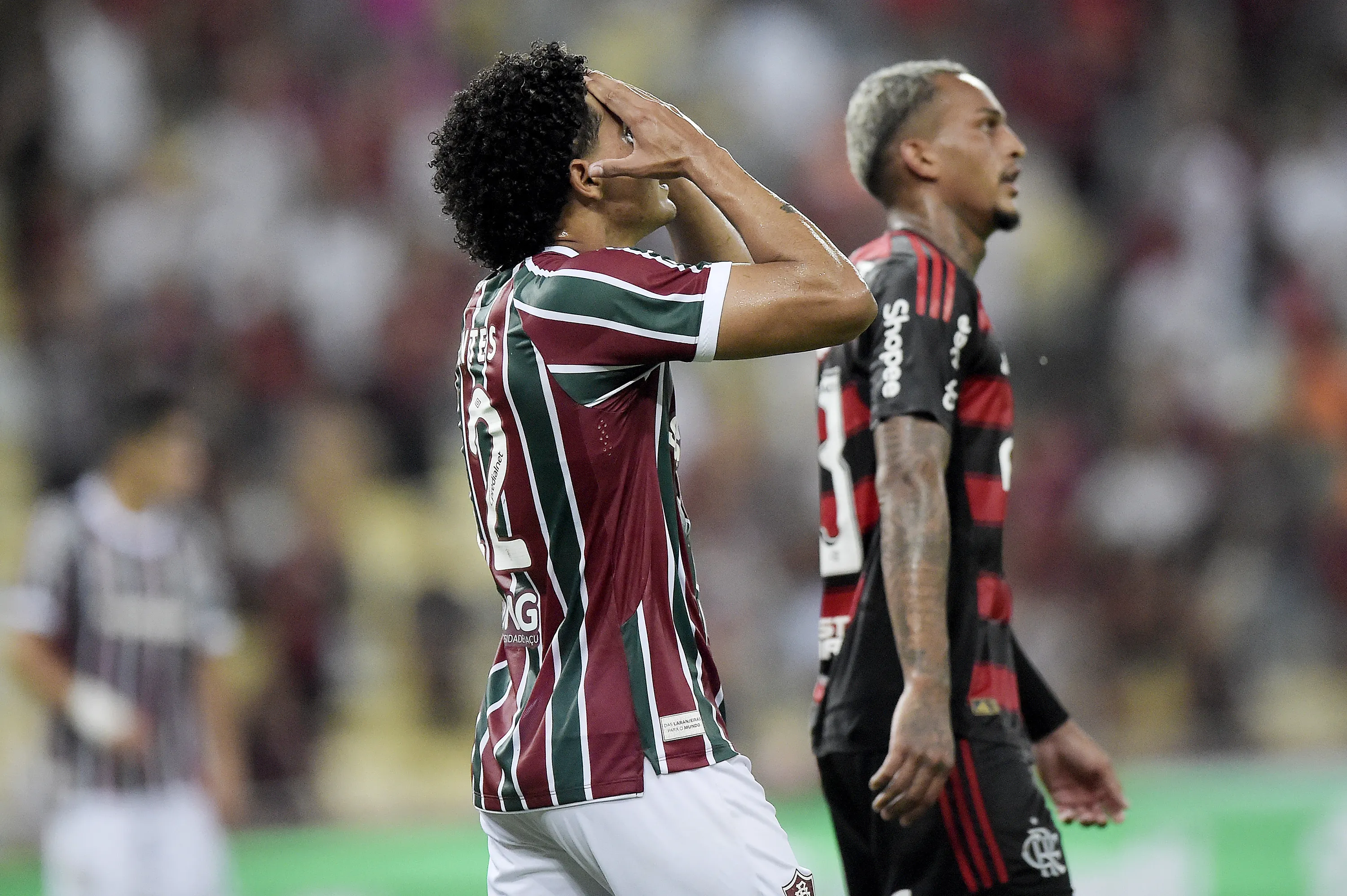 Gabriel Fuentes jogador do Fluminense lamenta durante partida contra o Flamengo no estadio Maracana pelo campeonato Carioca 2025. Foto: Alexandre Loureiro/AGIF