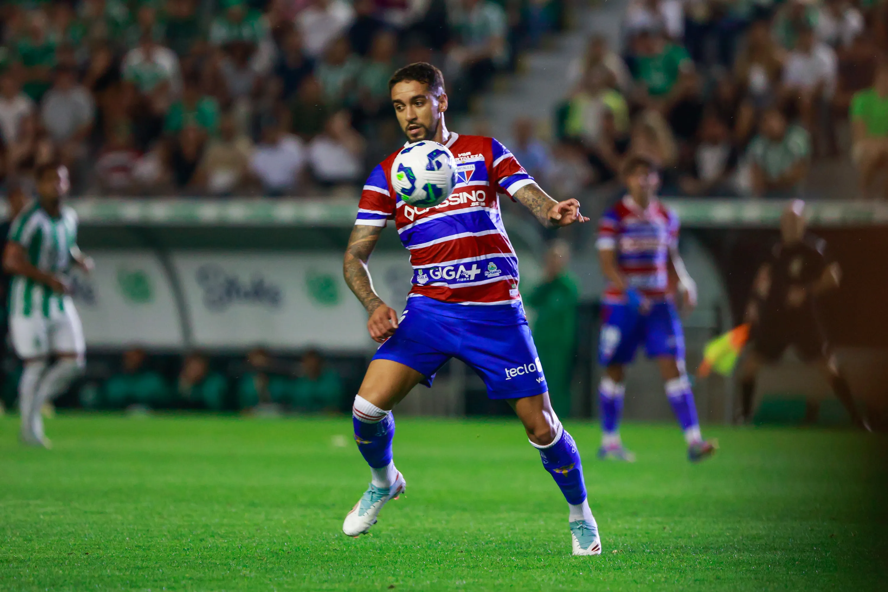 Atualmente no Fortaleza, Matheus Pereira virou alvo do Timão para esta temporada – Foto: Luiz Erbes/AGIF