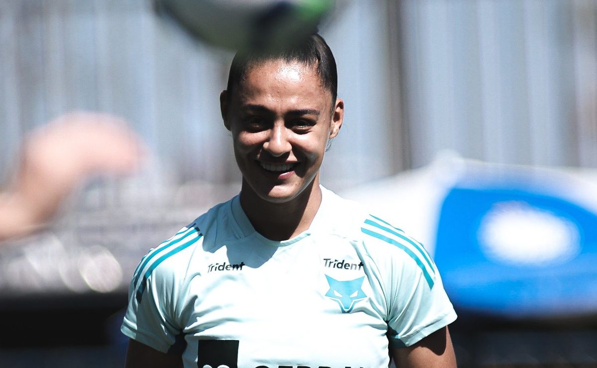 Flamengo anuncia a contratação da zagueira Layza Cavalcanti, ex-Cruzeiro