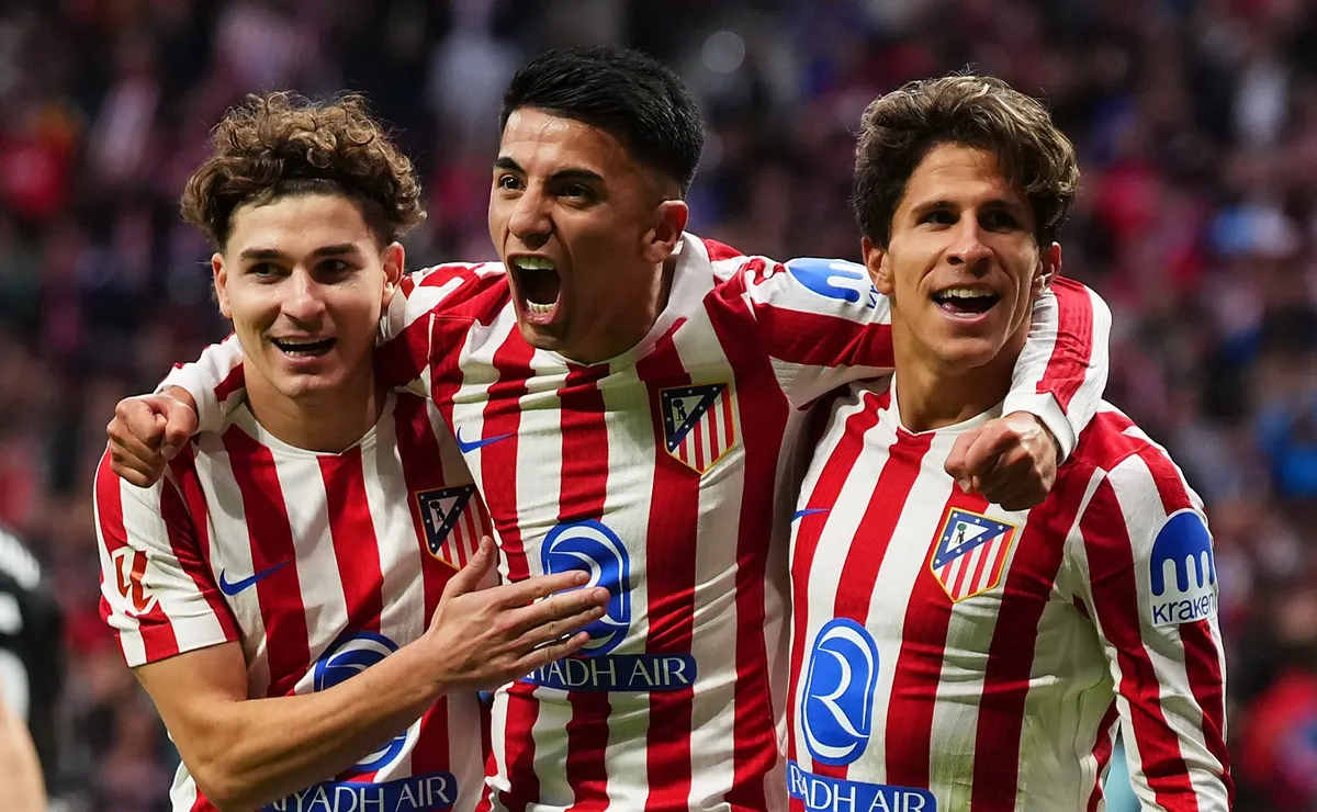 Thiago Almada no Flamengo em 2026? Negociações aquecem entre Palmeiras e o jogador argentino