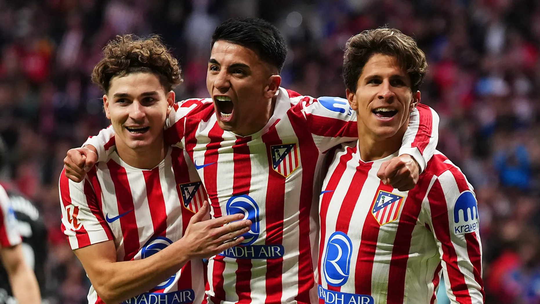 Thiago Almada, Julián Alvarez e Simeone. (Photo by Angel Martinez/Getty Images)