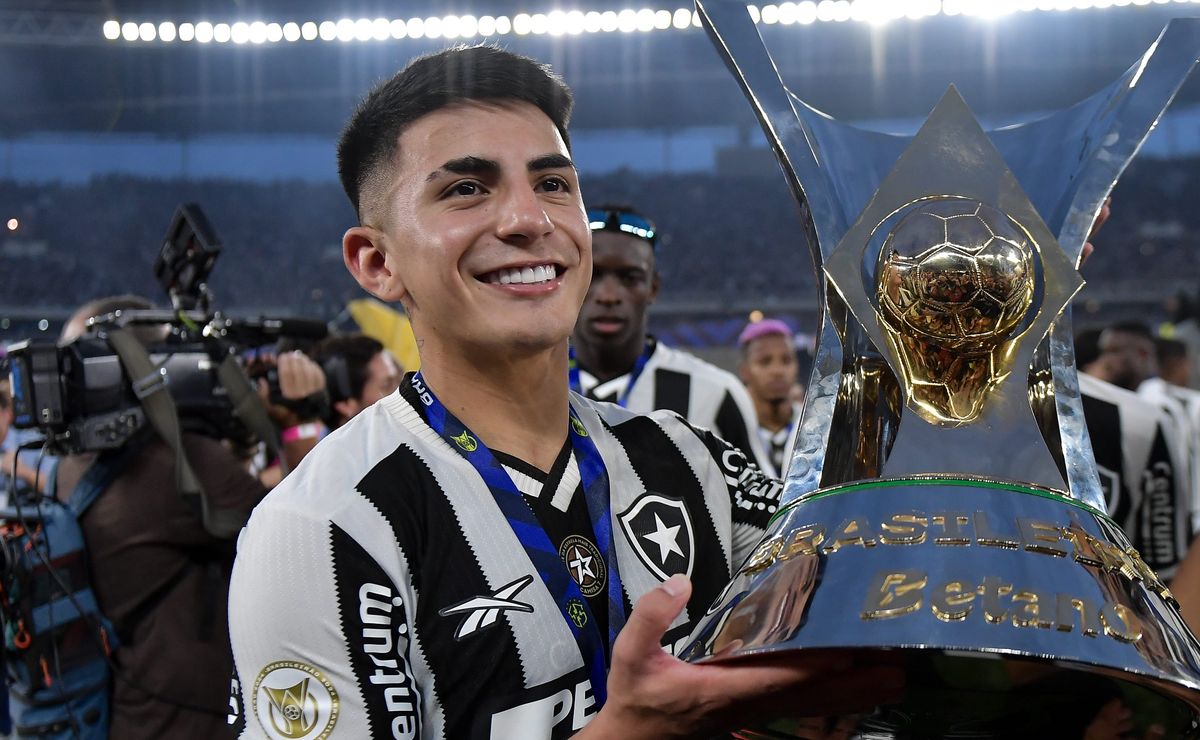 Thiago Almada no Flamengo em 2026 tem negociação oficial com possível chapéu histórico no Palmeiras