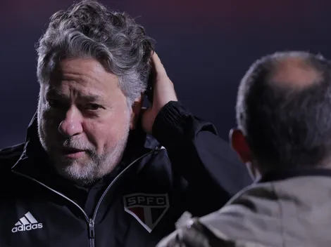 Torcedores do São Paulo protestam e pressionam Casares por impeachment