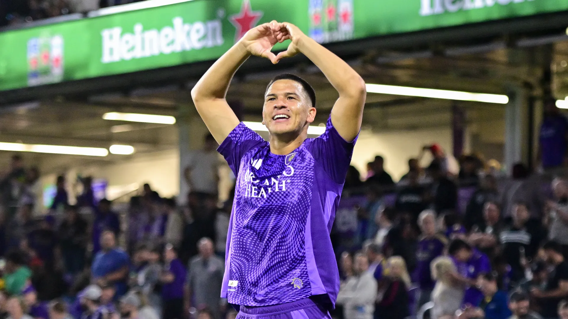 Ex-Orlando City, César Araújo está livre no mercado – Foto: Julio Aguilar/Getty Images