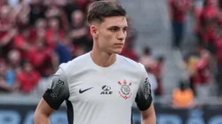 Flamengo entra forte por Breno Bidon, futuro tem definição e valor liga alerta no Corinthians — Foto Robson MafraAGIF