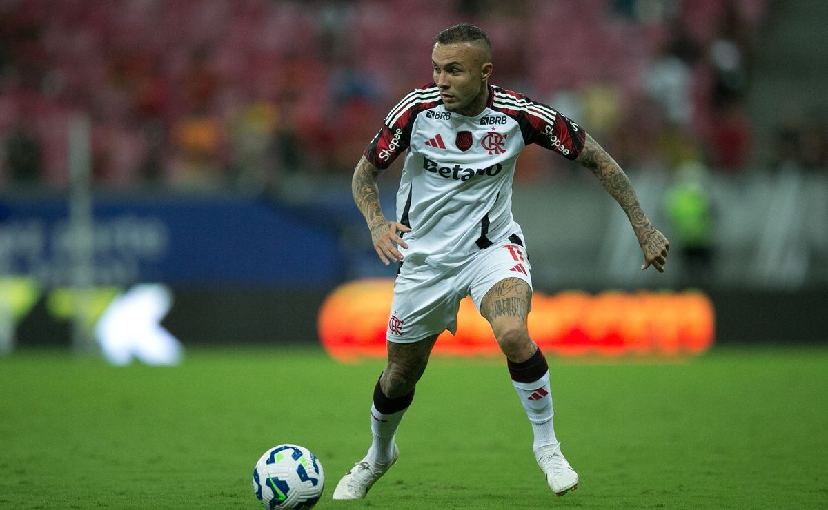Everton Cebolinha muda os planos, comunica o Flamengo e decide abrir conversas para renovação