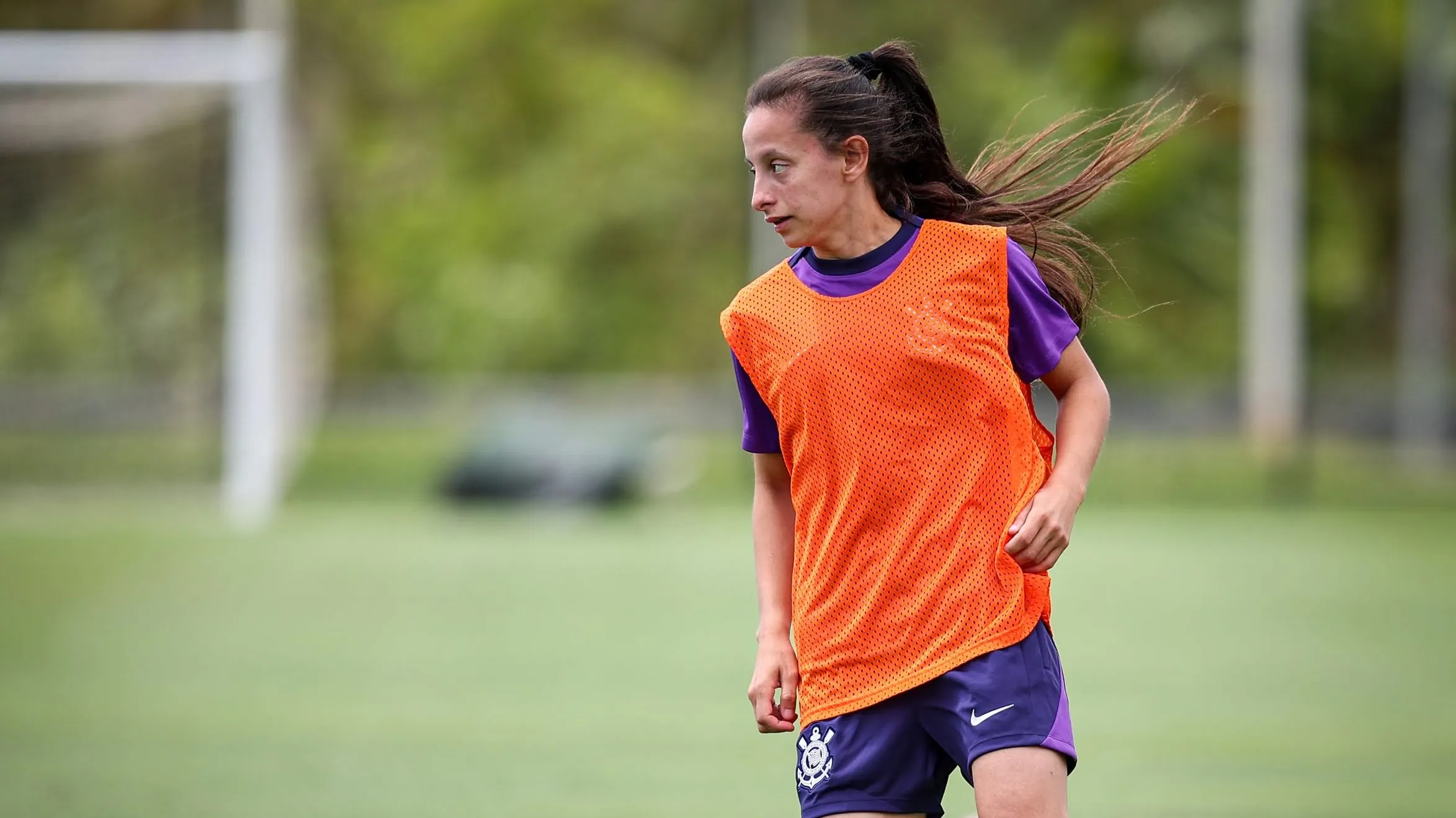 Belén Aquino treina com grupo do Corinthians