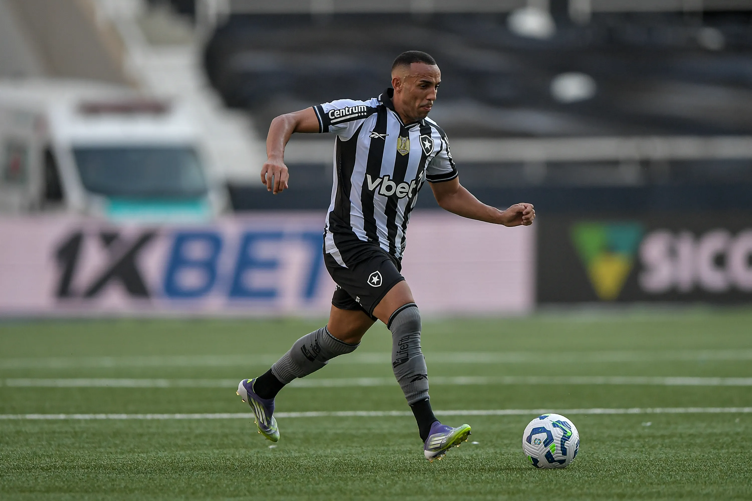 Marçal durante partida pelo Botafogo. Foto: Thiago Ribeiro/AGIF