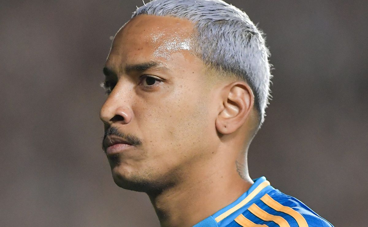 Matheus Pereira sacramenta renovação com Cruzeiro por salário recorde de R$ 2,5 milhões