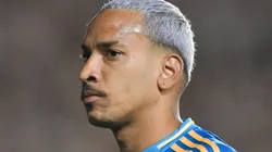 Matheus Pereira renovou seu contrato.