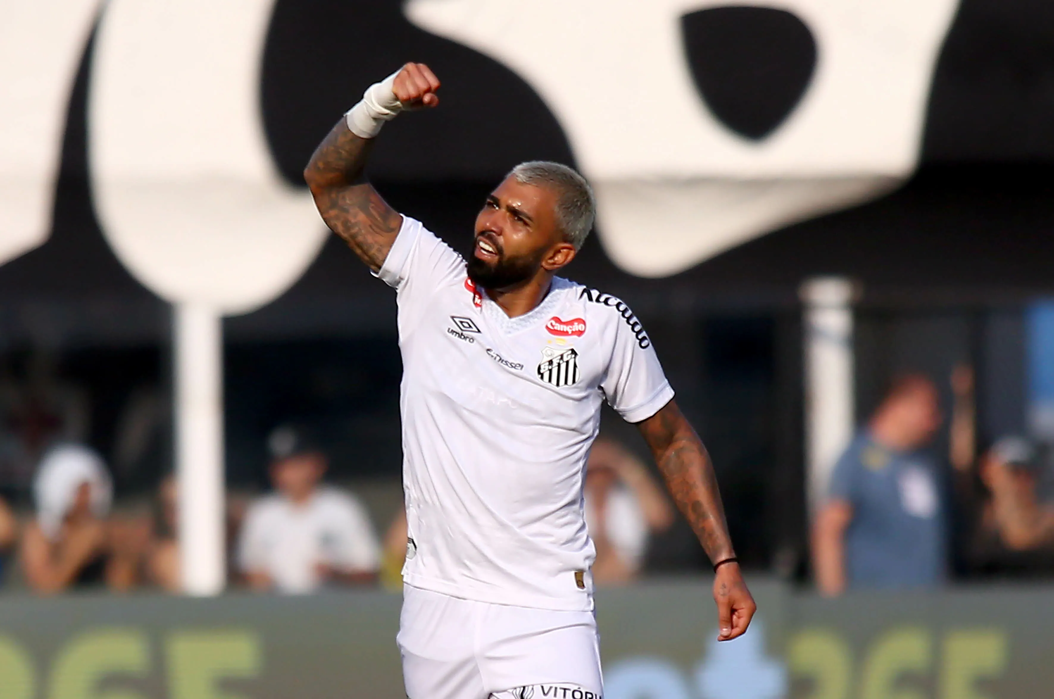Gabigol comemora o gol no retorno ao Peixe. Foto: Mauricio De Souza/AGIF