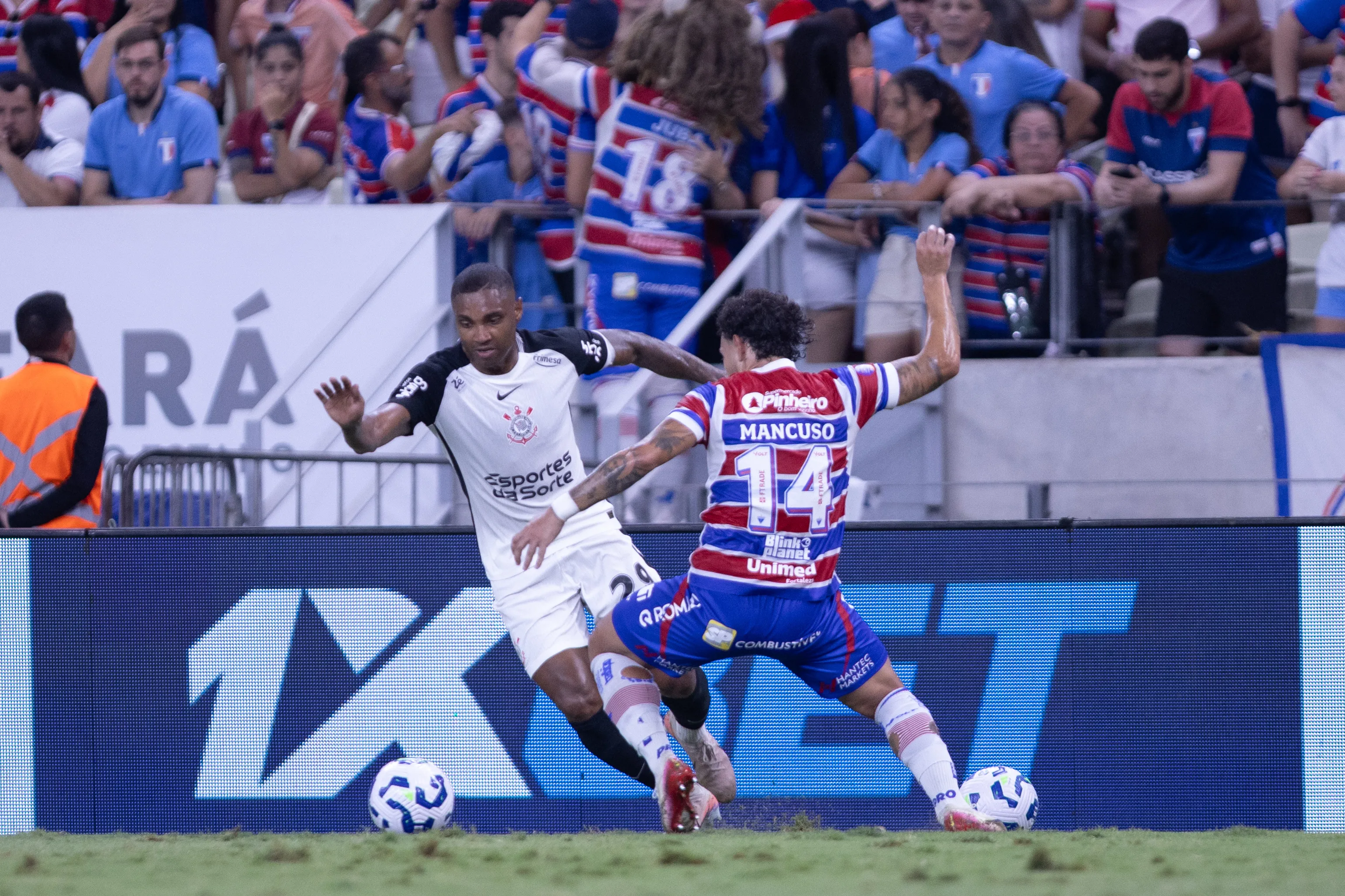 Vitinho durante partida pelo Corinthians. Foto: Baggio Rodrigues/AGIF