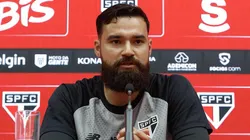 Carlos Coronel foi apresentado no São Paulo. Foto: Rubens Chiri/São Paulo FC