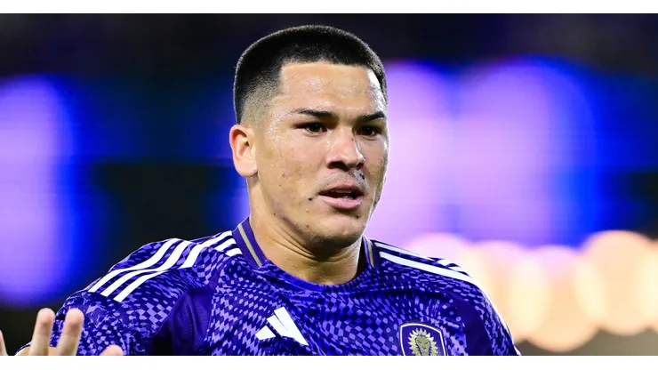 César Araújo, volante do Orlando City em partida pelo campeonato da MLS (Foto: Julio Aguilar/Getty Images)