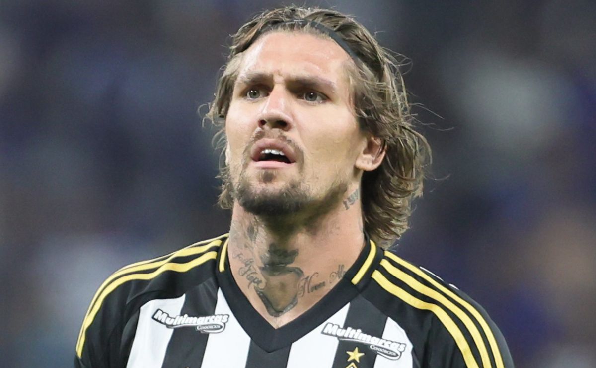 Lyanco desabafa após cobranças da torcida do Atlético Mineiro, mas apaga publicação nas redes sociais