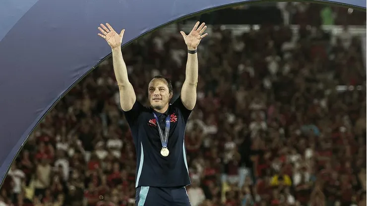 Bruno Pivetti comemora conquista do Intercontinental sub-20. Fotos: Gilvan de Souza/Flamengo