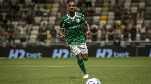 Allan foi titular na estreia do Palmeiras diante da Portuguesa pelo Paulistão