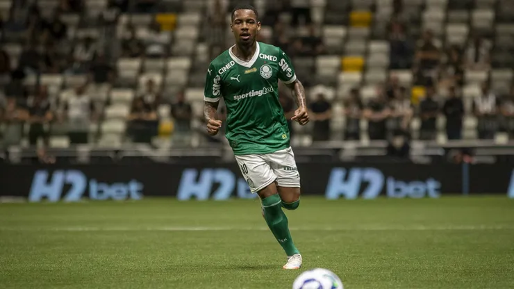 Allan foi titular na estreia do Palmeiras diante da Portuguesa pelo Paulistão