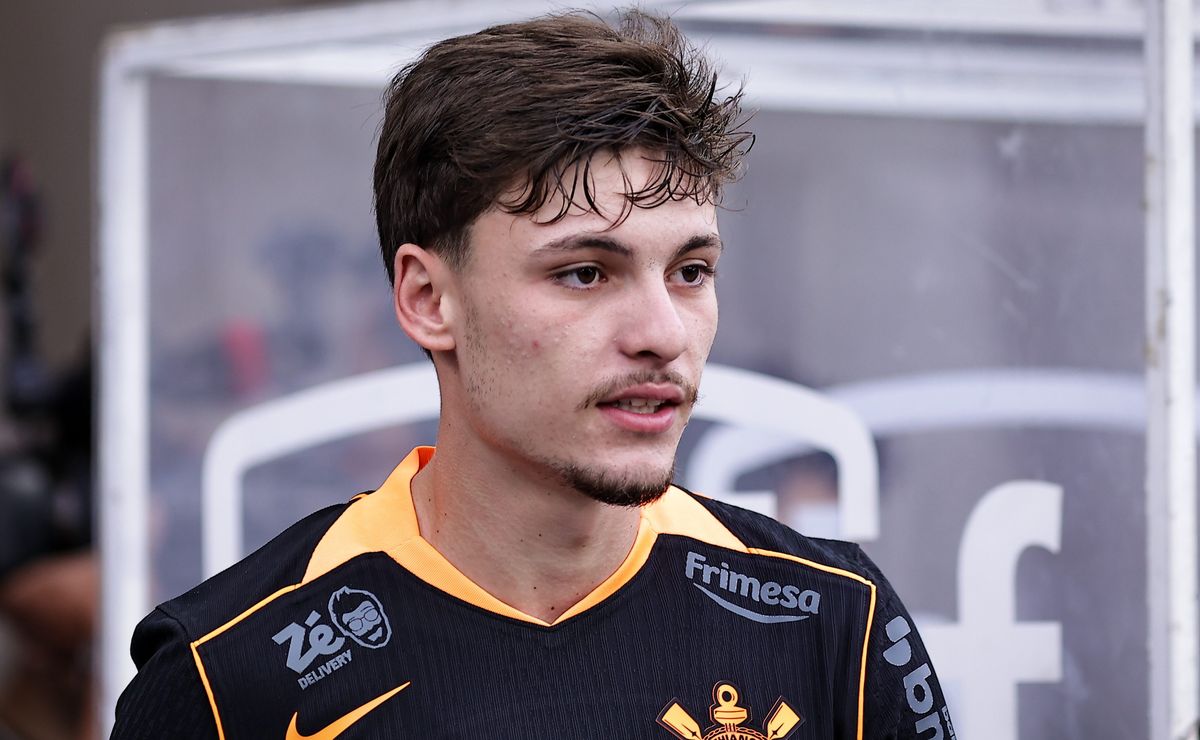 Breno Bidon e Vitinho assumem novos números e ganham status no Corinthians