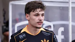 SP - SAO PAULO - 09/11/2025 - BRASILEIRO A 2025, CORINTHIANS X CEARA - Breno Bidon jogador do Corinthians durante entrada em campo para partida contra o Ceara no estadio Arena Corinthians pelo campeonato Brasileiro A 2025. Foto: Fabio Giannelli/AGIF