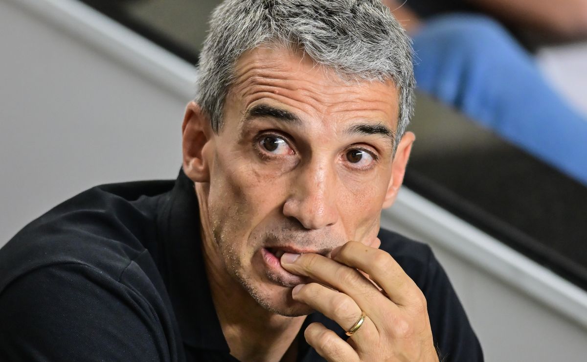 Vojvoda confirma negociação e expõe bastidores da possível saída de Souza do Santos