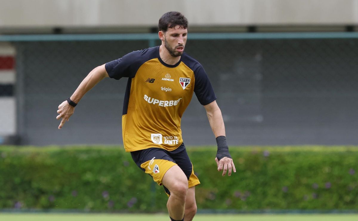 Fora desde abril, Calleri segue como baixa no São Paulo e adia retorno na estreia do Paulistão