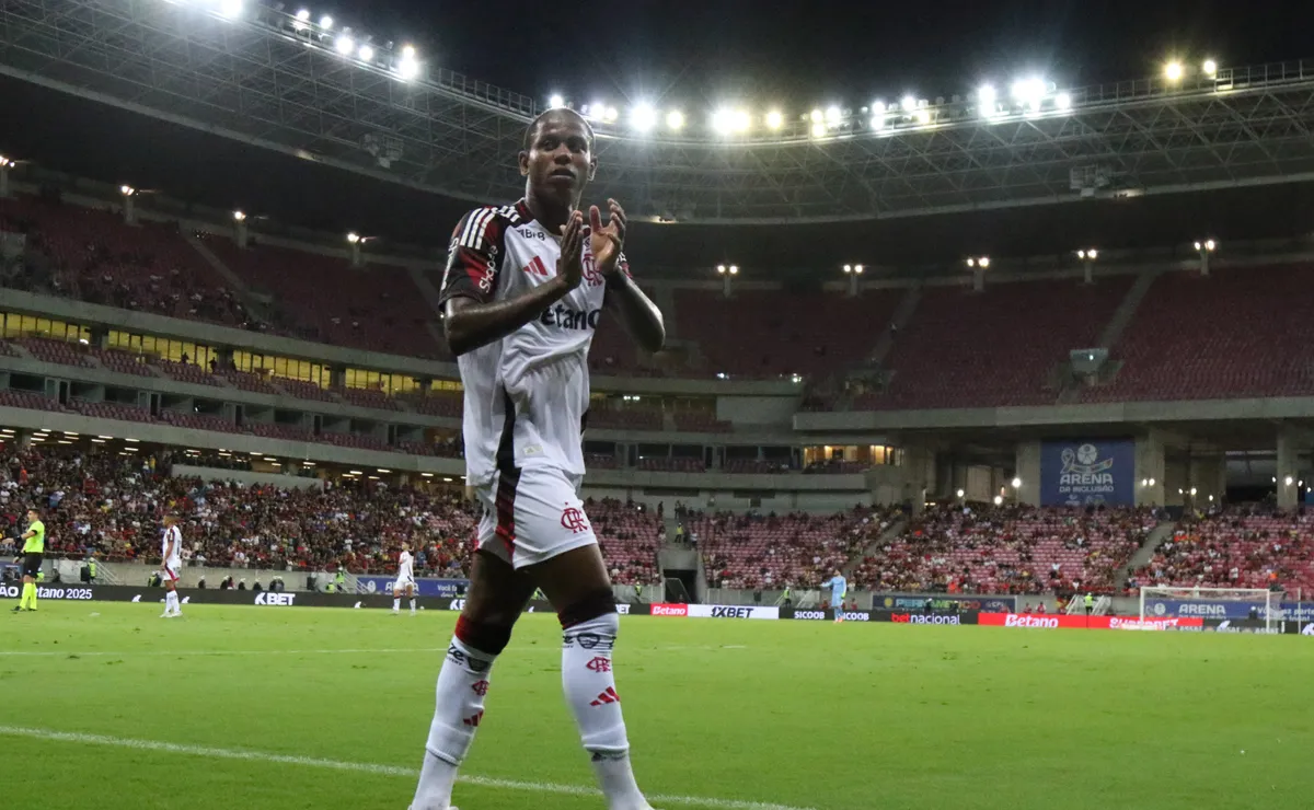 Wallace Yan ganha chance no Carioca e vê estreia como vitrine no Flamengo