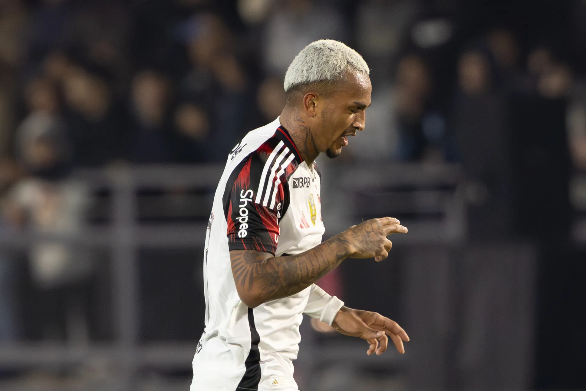 SP – BRAGANCA PAULISTA – 23/07/2025 – BRASILEIRO A 2025, BRAGANTINO X FLAMENGO – WESLEY jogador do Flamengo comemora seu gol durante partida contra o Bragantino no estadio Cicero De Souza Marques pelo campeonato Brasileiro A 2025. Foto: Joisel Amaral/AGIF