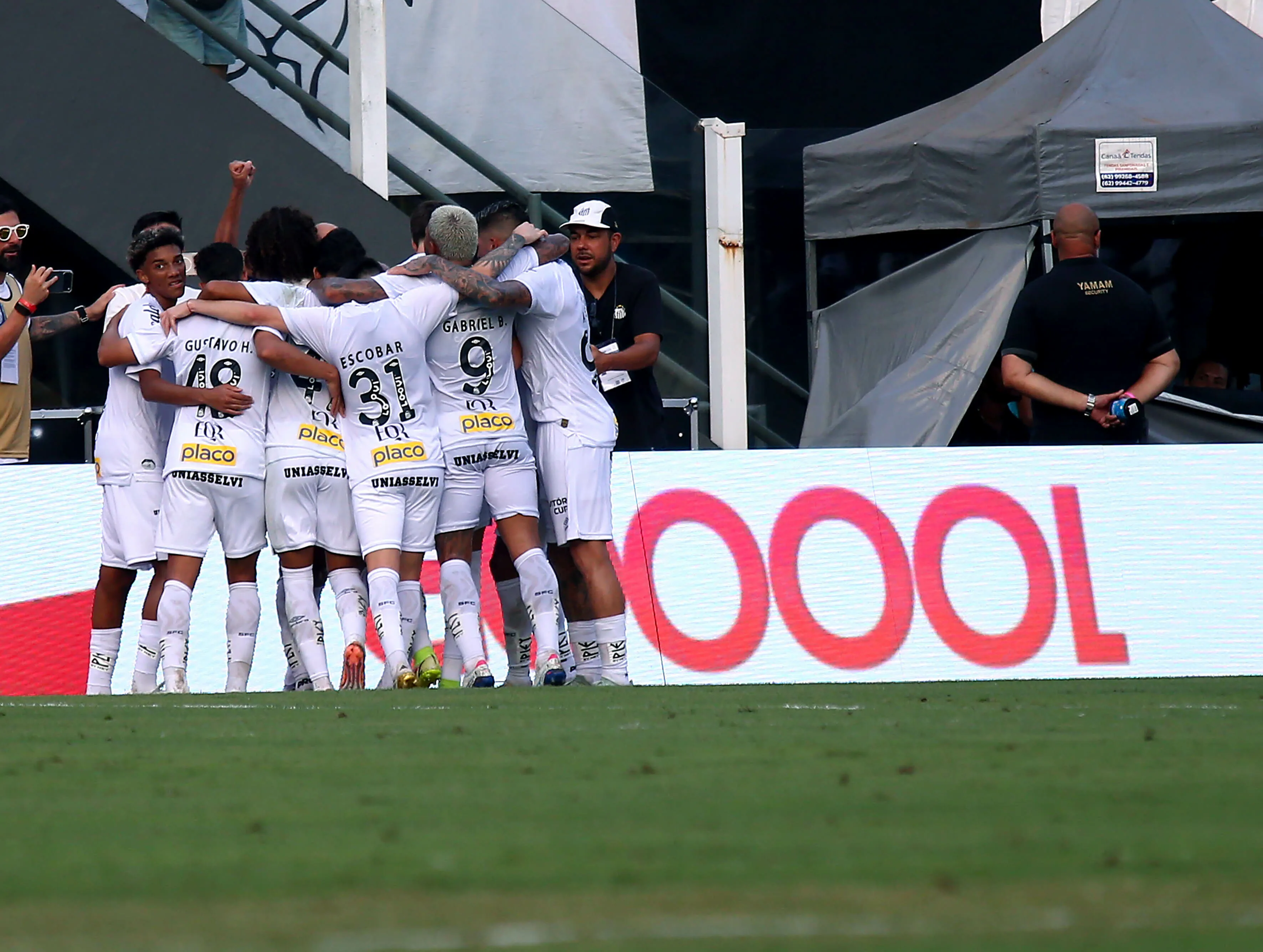 SP – SANTOS – 10/01/2026 – PAULISTA 2026, SANTOS X NOVORIZONTINO – Thaciano jogador do Santos comemora seu gol durante partida contra o Novorizontino no estadio Vila Belmiro pelo campeonato Paulista 2026. Foto: Mauricio De Souza/AGIF