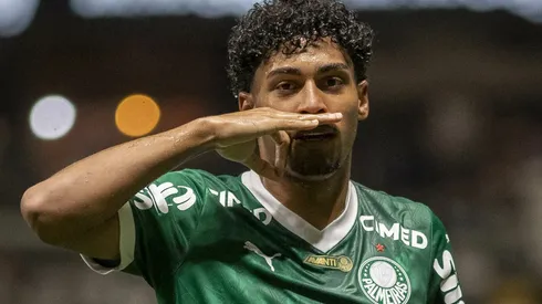 Luighi jogador do Palmeiras comemora seu gol durante partida contra o Atletico-MG no estadio Arena MRV pelo campeonato Brasileiro A 2025. Foto: Fernando Moreno/AGIF