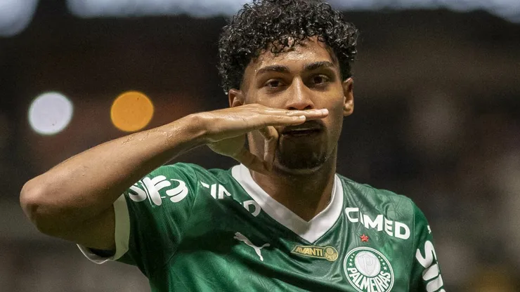 Luighi jogador do Palmeiras comemora seu gol durante partida contra o Atletico-MG no estadio Arena MRV pelo campeonato Brasileiro A 2025. Foto: Fernando Moreno/AGIF