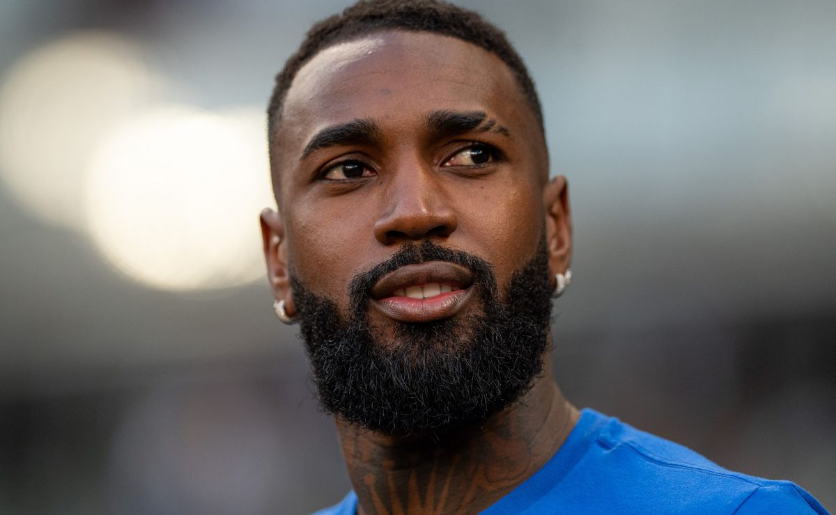 Gerson é apresentado à torcida do Cruzeiro no Mineirão e revela expectativa para a temporada