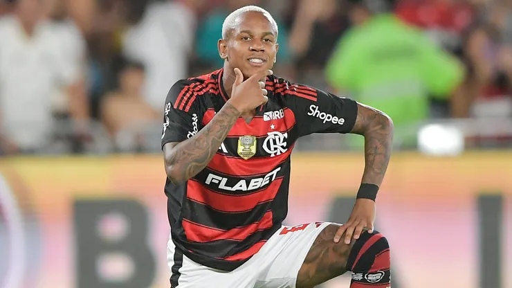 Wallace Yan assume o protagonismo no time alternativo do Flamengo