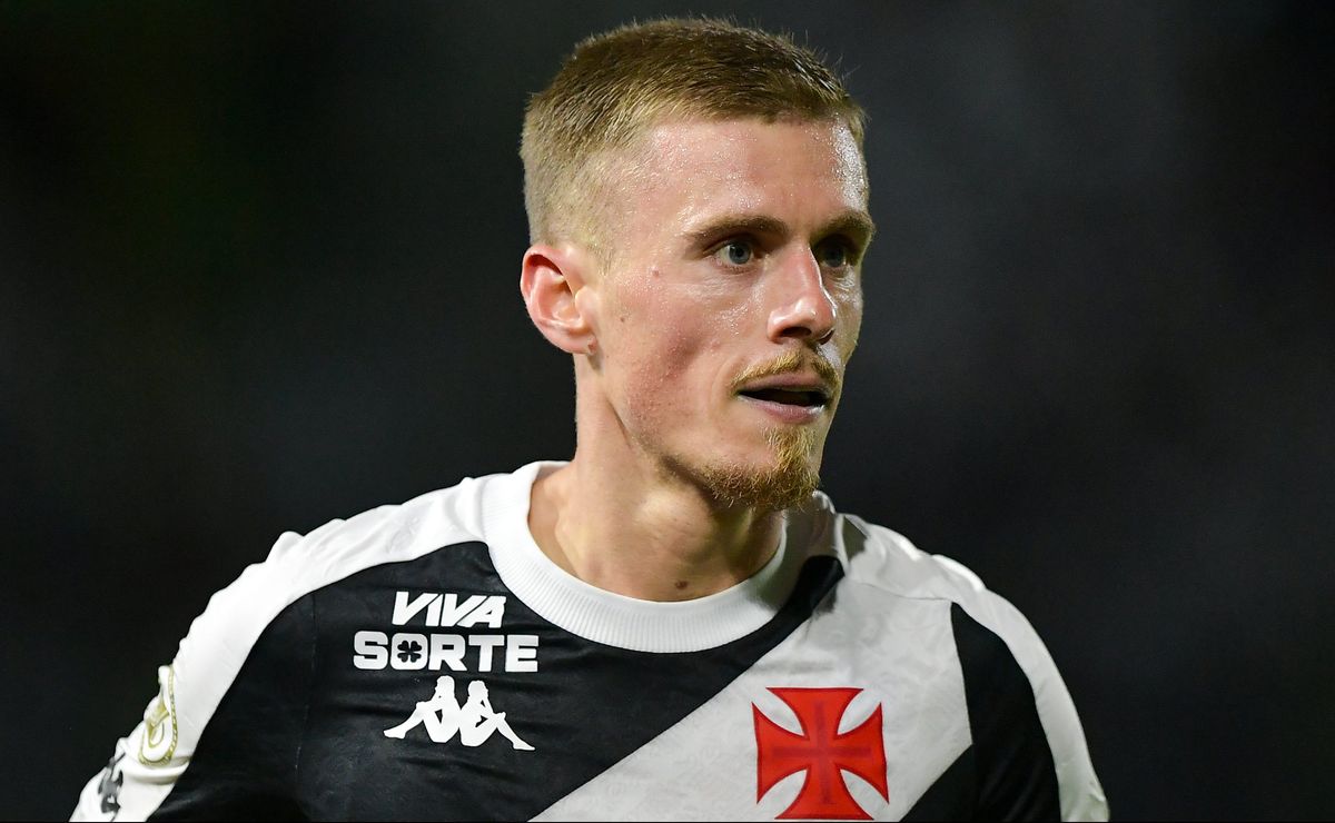 Vegetti não é o único e Vasco pode negociar saída de Maxime Dominguez após interesse europeu