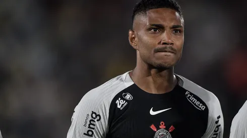 Vitinho, jogador do Corinthians, durante partida contra o Fluminense no estadio Maracana pelo campeonato Brasileiro A 2025. Foto: Thiago Ribeiro/AGIF